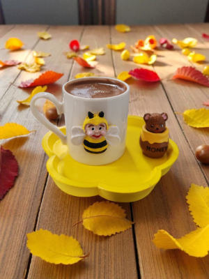Alternative view of Vız Vız Arı Temalı 1 Kişilik Seramik Kahve Fincan Seti Tabak Mum & Dekoratif Figürlü