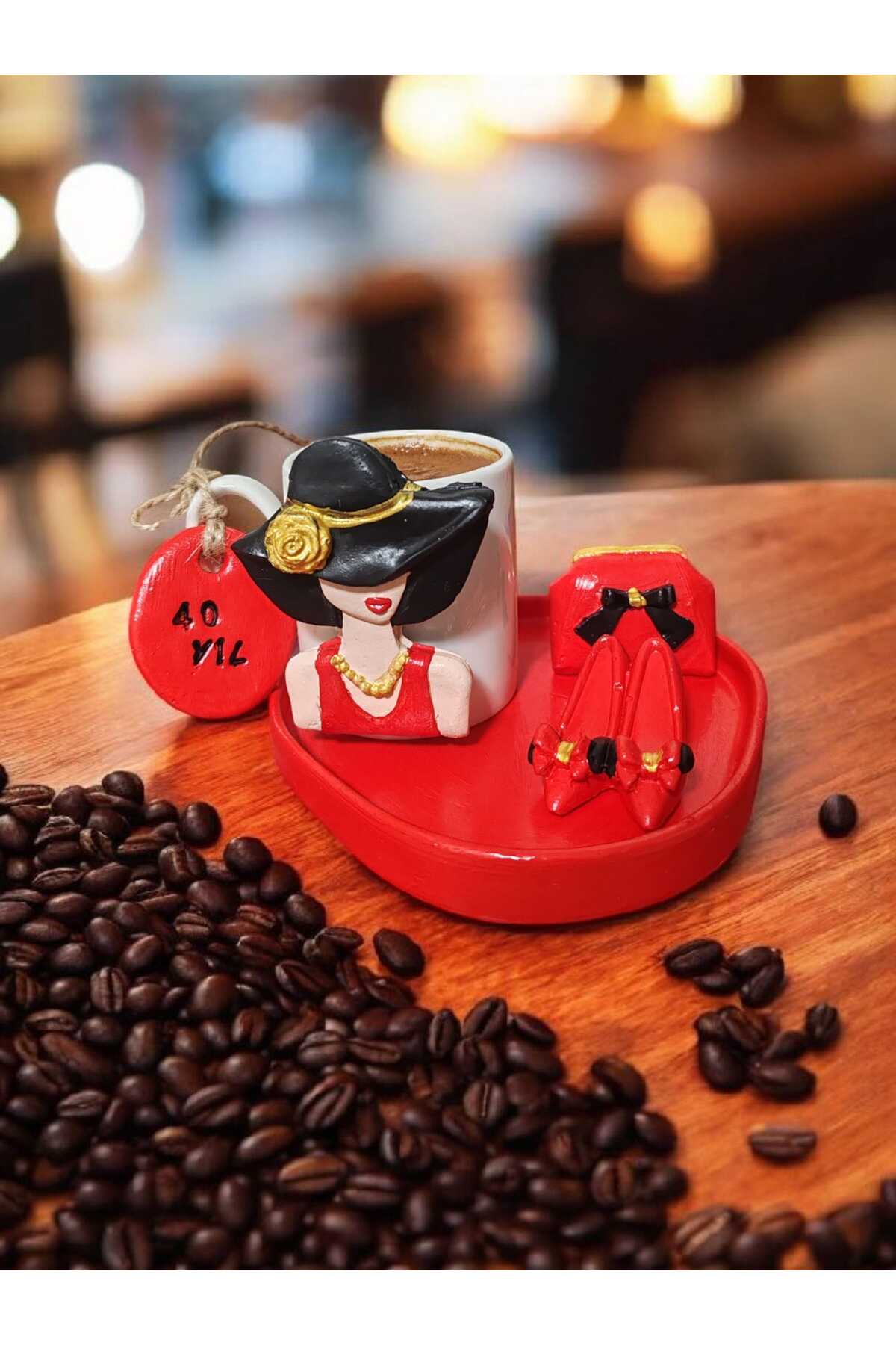 Şık Hanımefendi Temalı Fincanlı El Yapımı Kahve Sunum Seti ( Tek Kişilik )