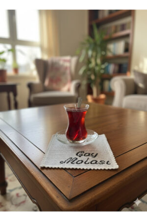 Alternative view of 2 li çay mum ve 1 adet etamin işlemeli peçete seti harika 3 lü