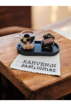 siyah fincan türk kahvesi ve el işlemeli (etamin ) peçeteli 1 kişilik set