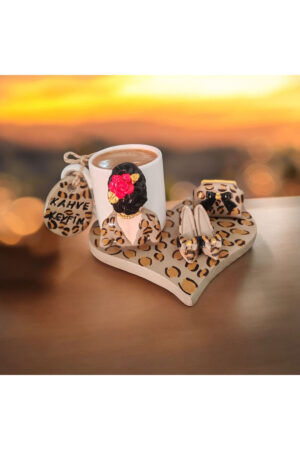 Alternative view of Leopar- Desenli kalp tabanlı Kadın Figürlü 1 Kişilik Fincan Set